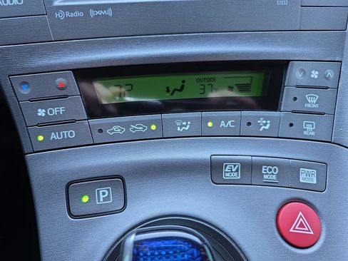 Used 2013 Toyota Prius Persona Series image 25