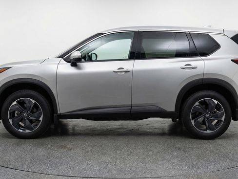 Used 2025 Nissan Rogue SV image 5