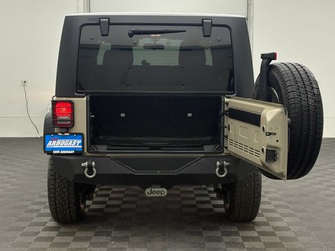 Used 2017 Jeep Wrangler Sport w/ Quick Order Package 24S AWD/4WD image 7