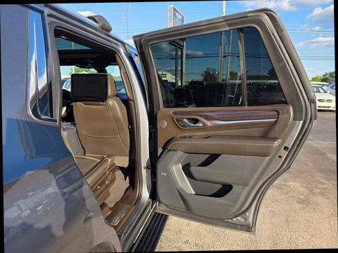 Used 2021 GMC Yukon Denali w/ Denali Ultimate Package AWD/4WD image 47