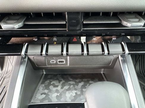 New 2026 GMC Canyon Elevation w/ Convenience Package image 30