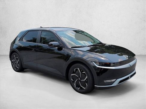 Certified 2024 Hyundai Ioniq 5 SE RWD image 3