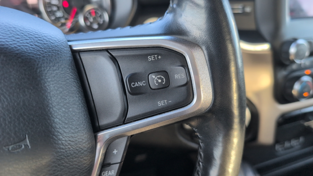 Used 2020 RAM 1500 Laramie AWD/4WD image 16
