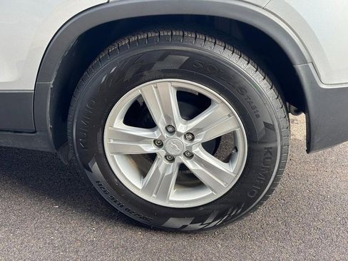 Used 2020 Chevrolet Trax LS image 6