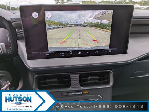 New 2025 Ford Maverick XL image 24