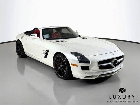 Used 2012 Mercedes-Benz SLS AMG Roadster image 3