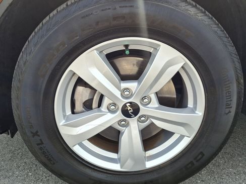 Used 2023 Kia Sorento LX FWD image 26