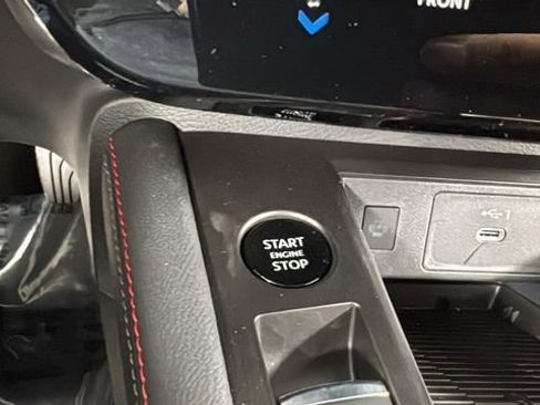 Used 2025 Nissan Kicks SR w/ Illumination Package image 23