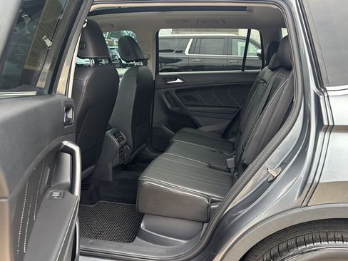 Used 2022 Volkswagen Tiguan SE AWD/4WD image 19