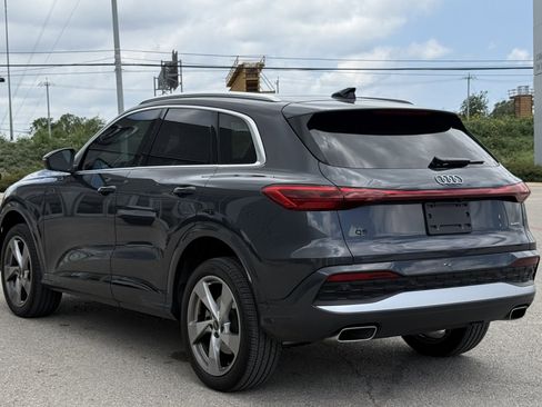Used 2025 Audi Q5 Premium AWD/4WD image 15