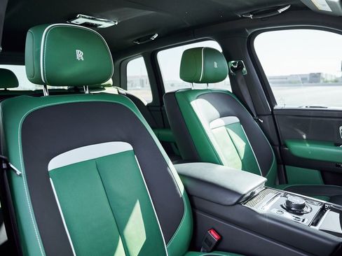 Used 2023 Rolls-Royce Cullinan Black Badge w/ Driver's Package image 47