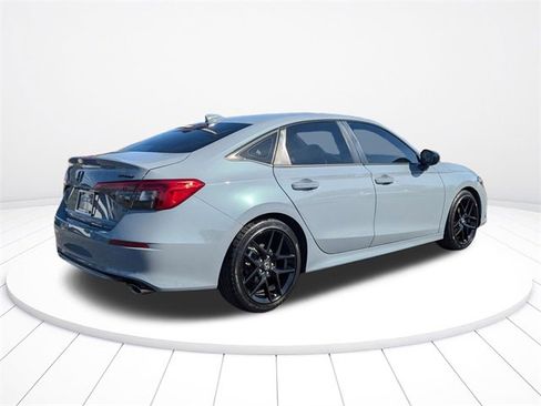 Used 2023 Honda Civic Sport image 3