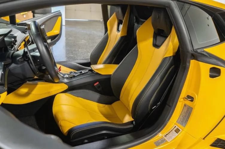 Used 2015 Lamborghini Huracan LP 610-4 AWD/4WD image 4