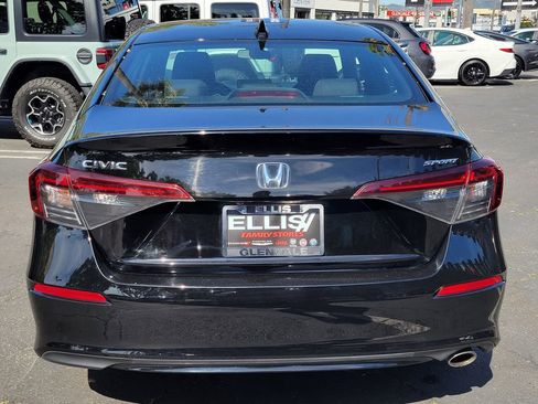 Used 2025 Honda Civic Sport image 26