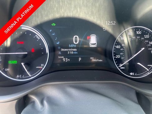 Used 2021 Toyota Sienna Platinum FWD image 14