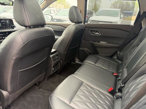 Used 2022 Nissan Rogue Platinum w/ Head-Up Display Package image 18