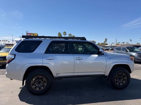 Used 2017 Toyota 4Runner SR5 image 12
