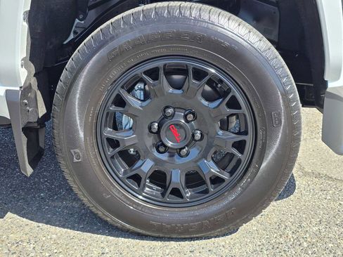 Certified 2025 Toyota Tacoma TRD Sport AWD/4WD image 9