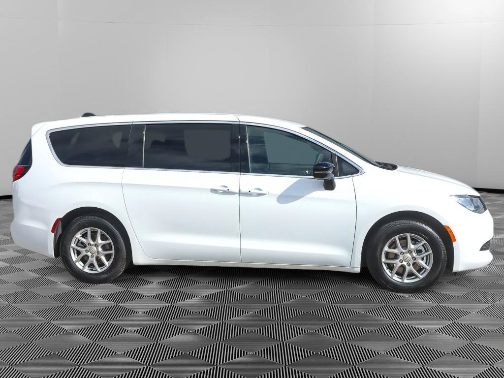 New 2026 Chrysler Voyager LX FWD image 3