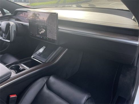 Used 2022 Tesla Model S image 29