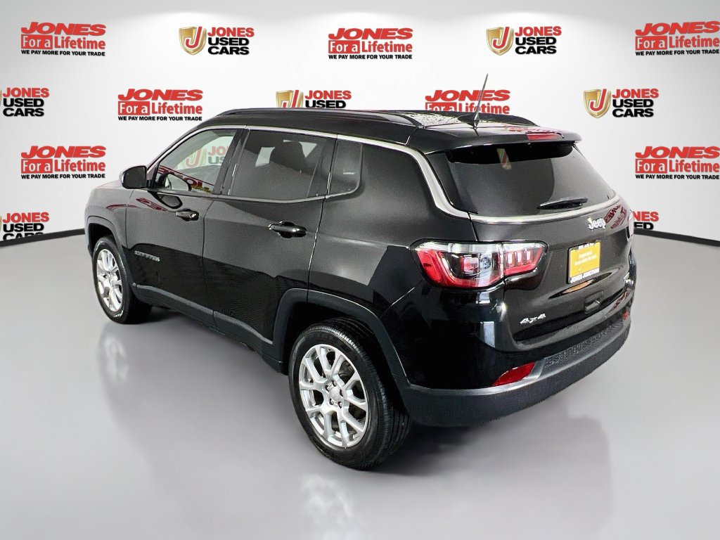 Used 2023 Jeep Compass Latitude AWD/4WD image 2