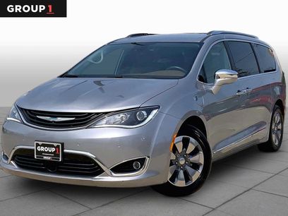 Used 2019 Chrysler Pacifica Limited w/ Advanced Safetytec Group