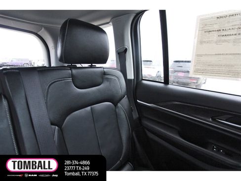 Used 2023 Jeep Grand Cherokee Limited image 12