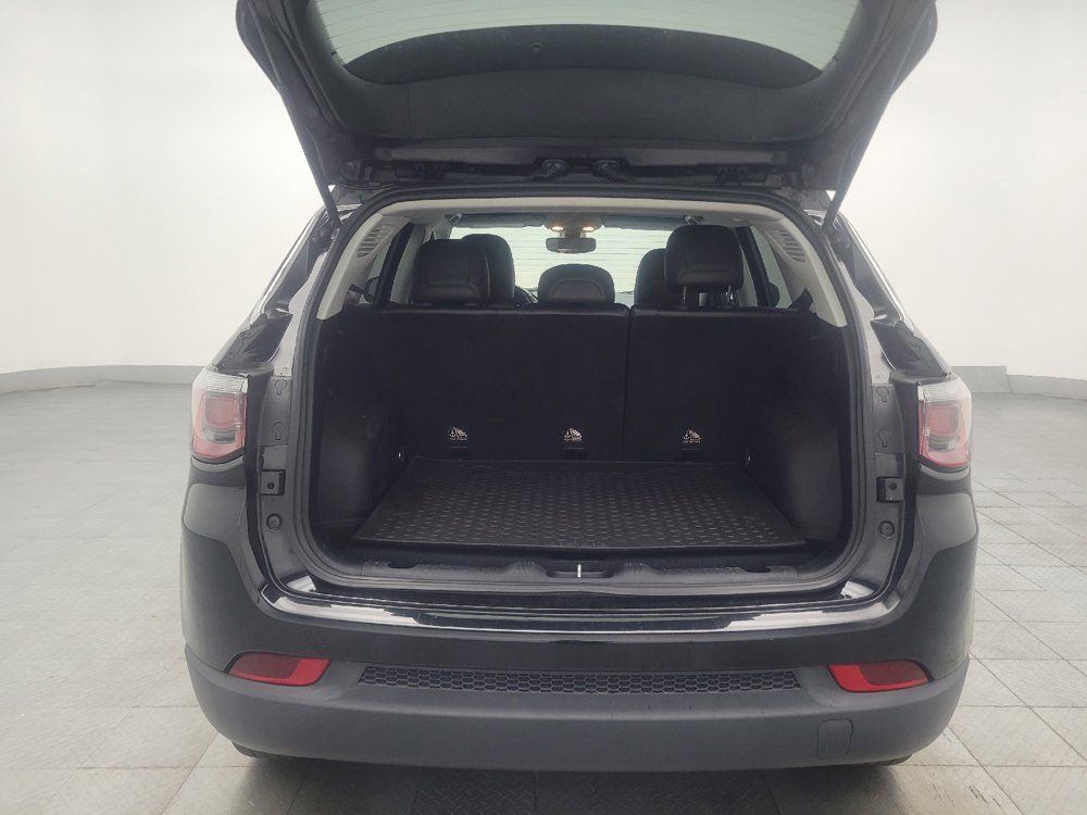 Used 2017 Jeep Compass Latitude w/ Popular Equipment Group AWD/4WD image 29
