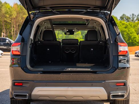 Used 2024 Honda Pilot Touring image 19