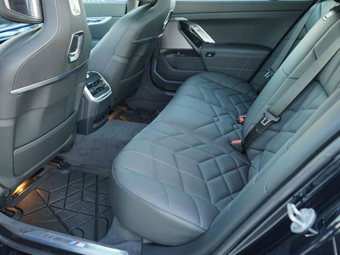 New 2026 BMW 760i xDrive w/ Premium Package image 20