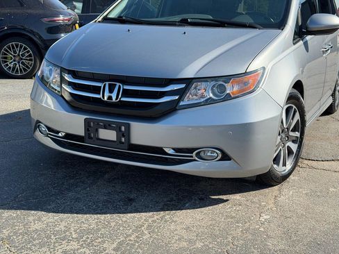 Used 2016 Honda Odyssey Touring Elite image 5