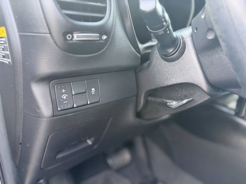Used 2018 Kia Soul + FWD image 12