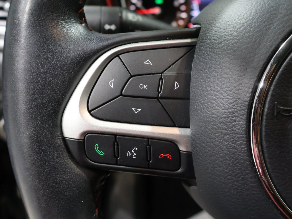 Used 2018 Jeep Compass Trailhawk w/ Cold Weather Group AWD/4WD image 38