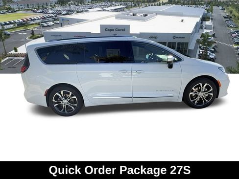 New 2026 Chrysler Pacifica Pinnacle FWD image 3