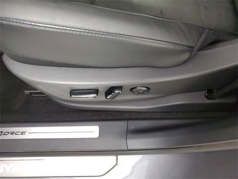 Used 2024 Nissan Ariya AWD image 23