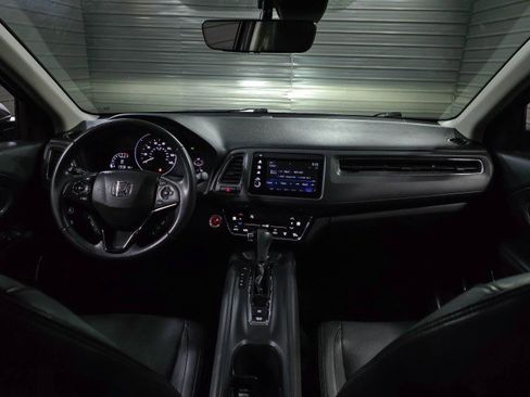 Used 2019 Honda HR-V Touring image 11