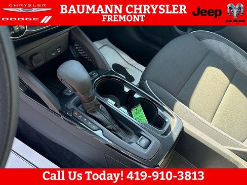 Used 2025 Chevrolet TrailBlazer LT AWD/4WD image 23