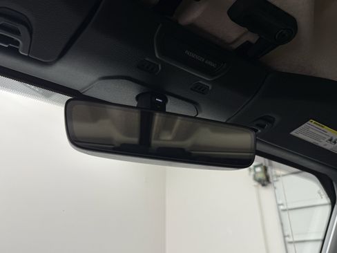 Used 2018 Jeep Wrangler Unlimited Sahara AWD/4WD image 22