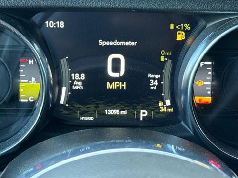 Used 2023 Jeep Wrangler Unlimited Sahara AWD/4WD image 27