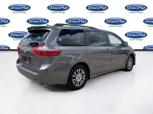 Used 2020 Toyota Sienna XLE FWD image 7