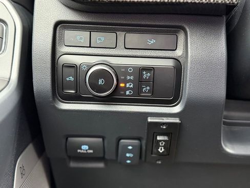 Used 2023 Ford F250 Lariat w/ Lariat Ultimate Package AWD/4WD image 25