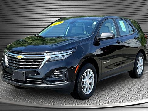 Used 2024 Chevrolet Equinox LS AWD/4WD image 3
