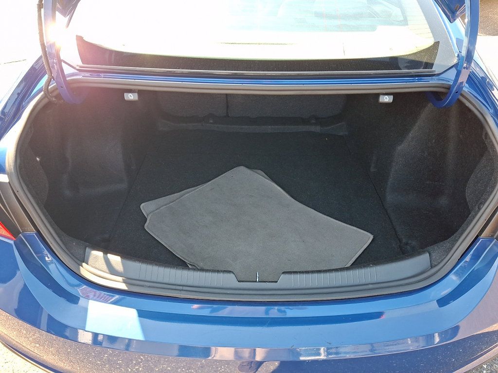 Used 2023 Chevrolet Malibu LT FWD image 18