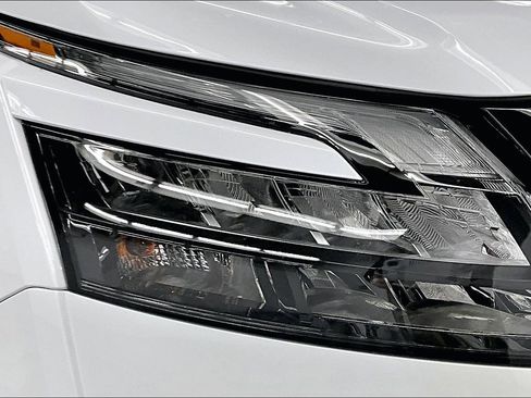 New 2025 Nissan Pathfinder Platinum w/ Lighting Package (N93) AWD/4WD image 14