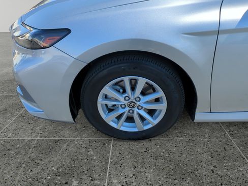 Used 2025 Toyota Camry LE image 14