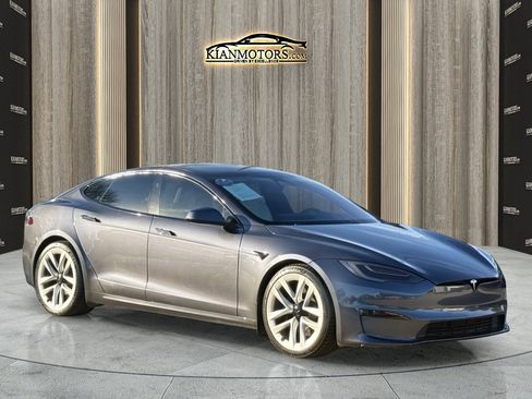 Used 2021 Tesla Model S Plaid image 1