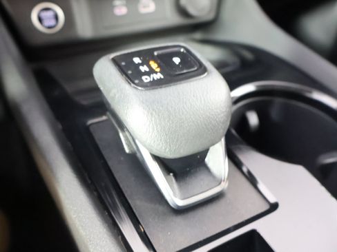 Used 2022 Nissan Rogue S AWD/4WD image 40