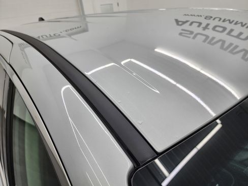 Used 2024 Chrysler Pacifica Touring-L FWD image 4