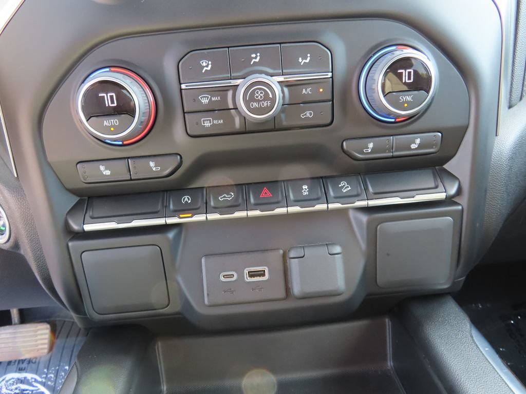 Used 2022 Chevrolet Silverado 1500 RST AWD/4WD image 19