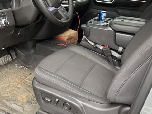 Used 2025 GMC Sierra 2500 SLE w/ SLE Value Package; image 6